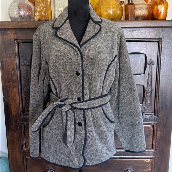 Women’s Woolrich Belted Jacket - Picture 1 of 12